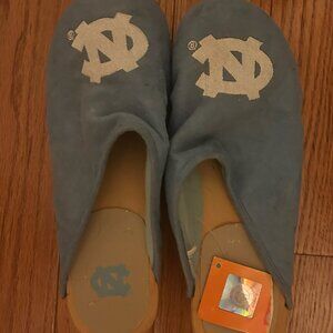 NWT UNC Women's Clogs